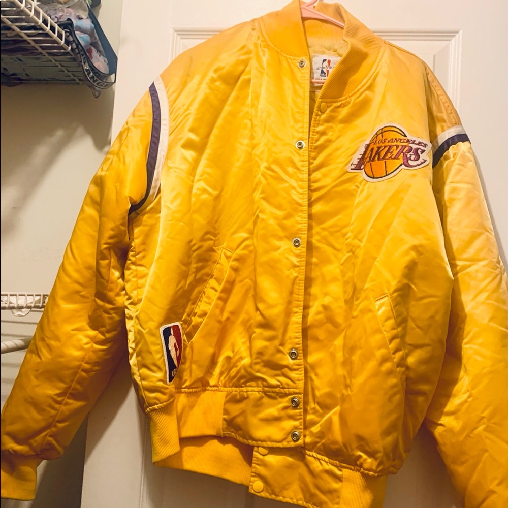 🚨SOLD Vintage LA Lakers Gold Satin STARTER Bomber